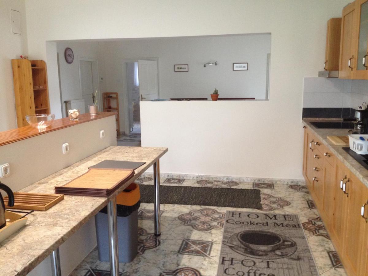 Akos Haz Villa Siofok Luaran gambar