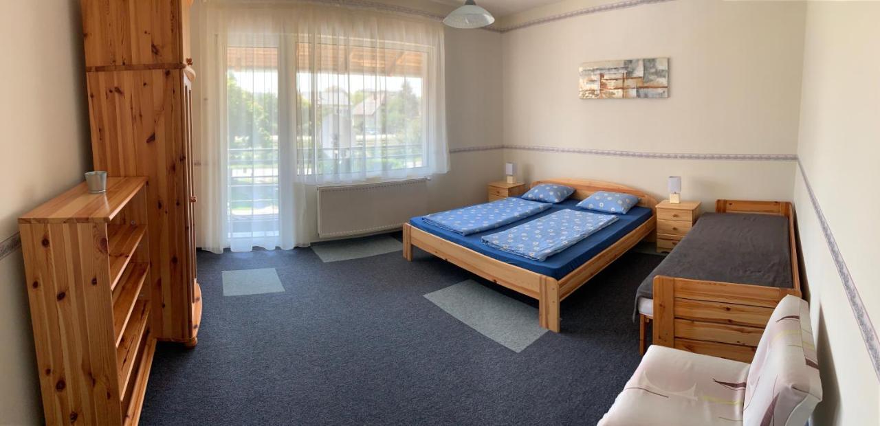 Akos Haz Villa Siofok Luaran gambar