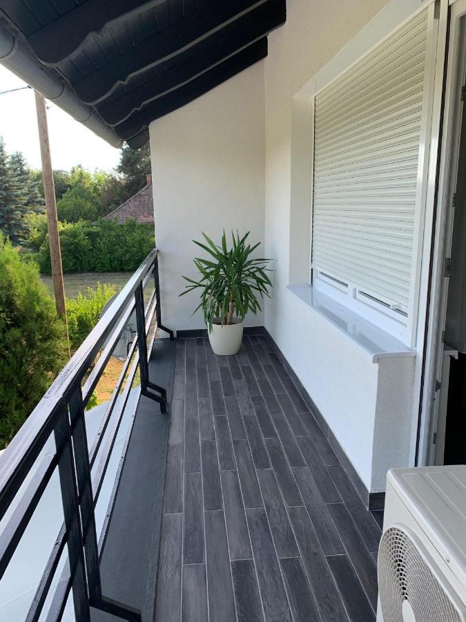 Akos Haz Villa Siofok Luaran gambar